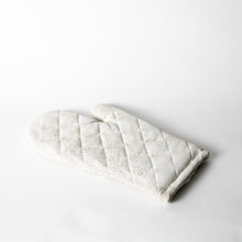 Load image into Gallery viewer, Concrete Oven Mitt Trivet