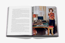 Load image into Gallery viewer, Fashionpile: The Book of Iconic Bags