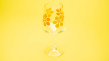 Load image into Gallery viewer, Modfest Acrylic Stemmed Wine Glass Set- Yellow/Orange